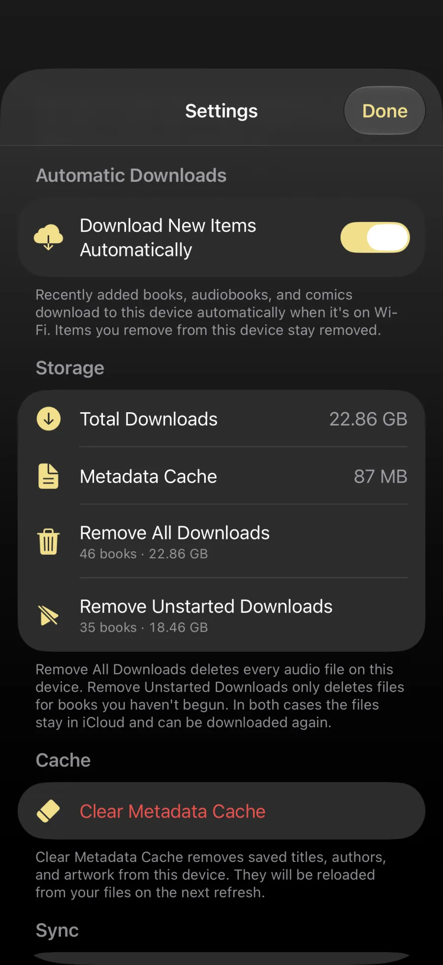 Storage settings showing total downloads and cleanup options